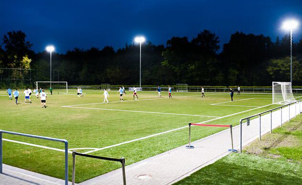 intergreen report 2017 02 led flutlichtanlagen 02 spielfeld betrieb